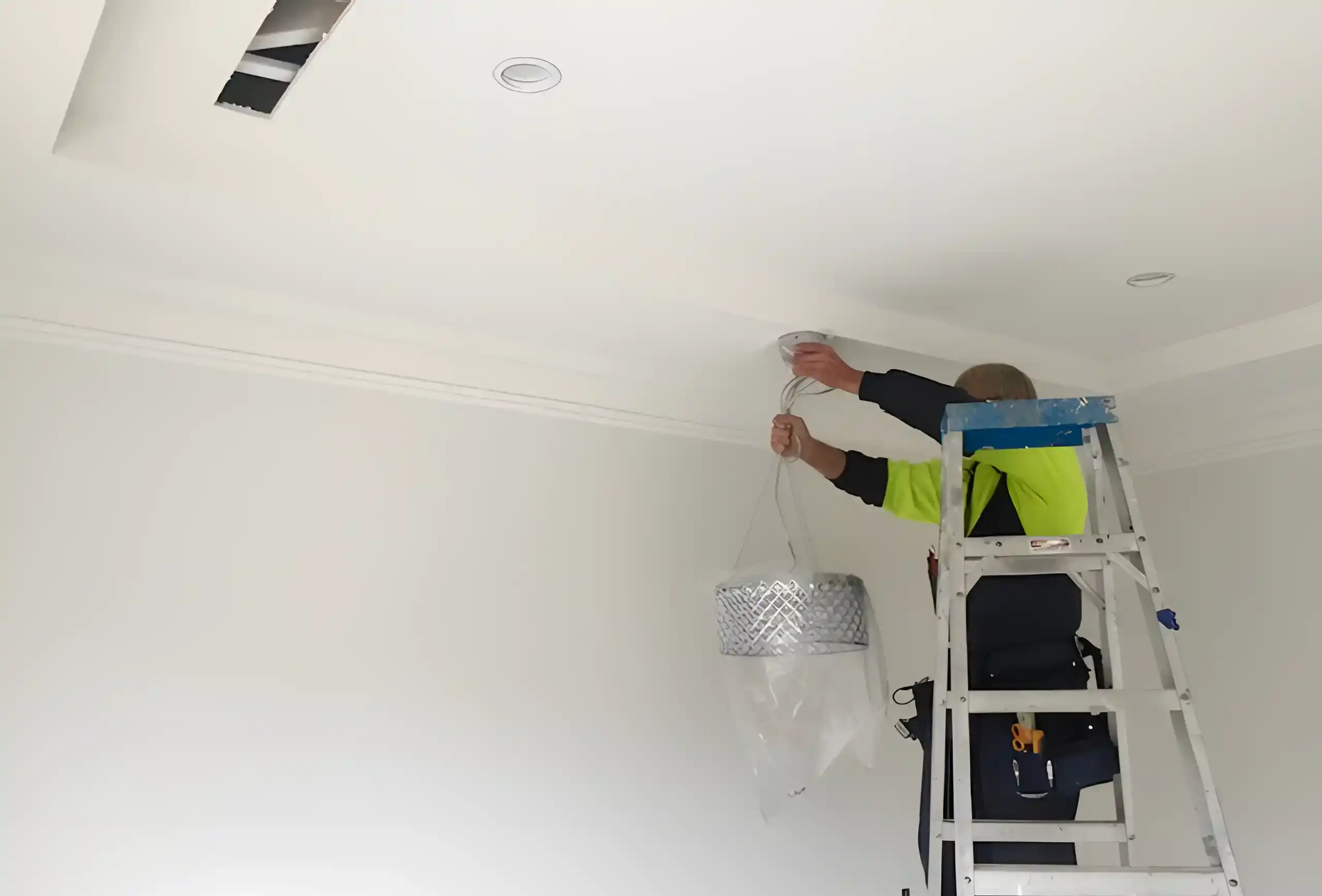 Light Installation Electrician Service by Campis